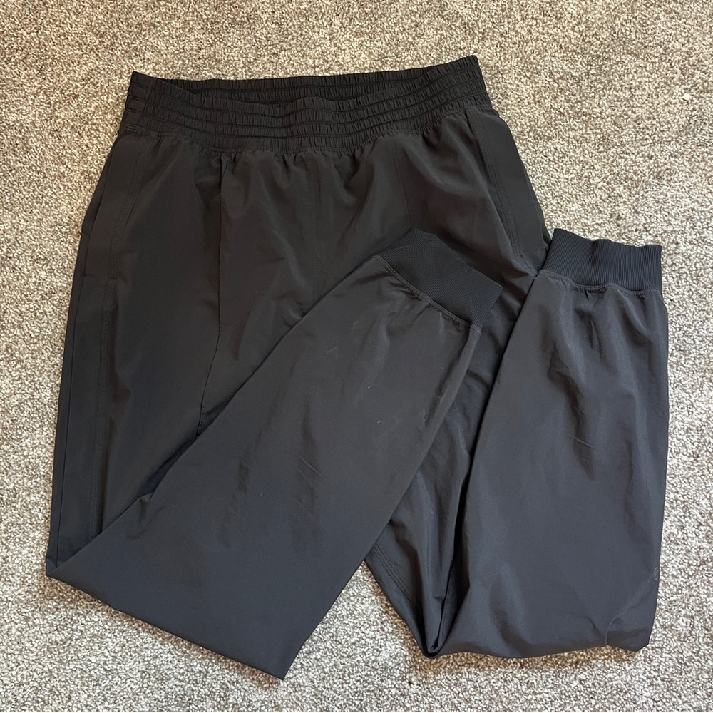 Lululemon Wanderer Black Joggers Size 8